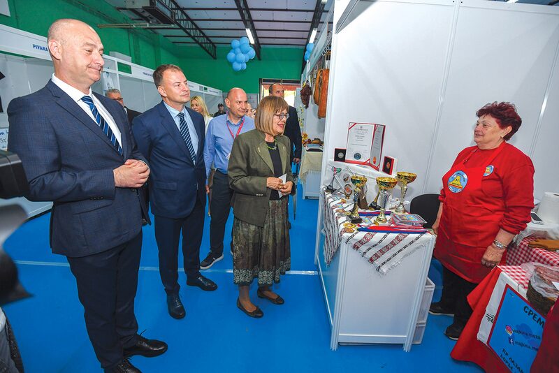 Mali preduzetnici i proizvođači u Hali 6 „DAROVI VOJVODINE” ZA POKLON TRŽIŠTU