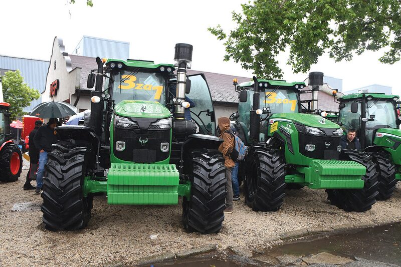 KOMPANIJA V.G.P. : ZA KUPLJENI TRAKTOR – DVA NA POKLON