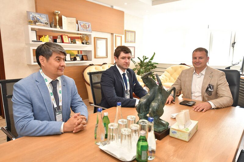 DIREKTOR NOVOSADSKOG SAJMA UGOSTIO DELEGACIJU KAZAHSTANA - DIGITALIZACIJA, VEŠTAČKA INTELIGENCIJA I POVEZIVANJE AGRARNIH TRŽIŠTA