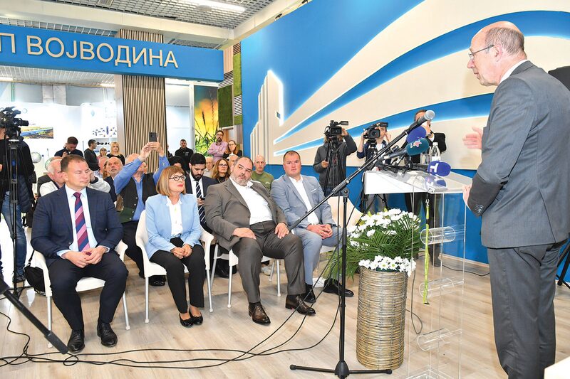 OBELEŽEN DAN VOĆARA I VINOGRADARA NA PAVILJONU POKRAJINSKE VLADE  SARADNJA HOLANDIJE I SRBIJE VAŽNA ZA RAZVOJ POLJOPRIVREDE I SEOSKIH SREDINA